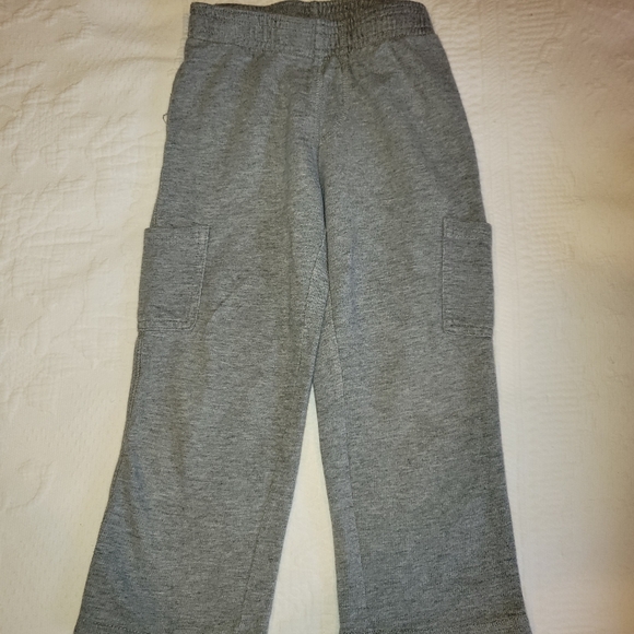 Garanimals Sweatshirt and Jumping Bean Sweatpant Outfit - Picture 4 of 6